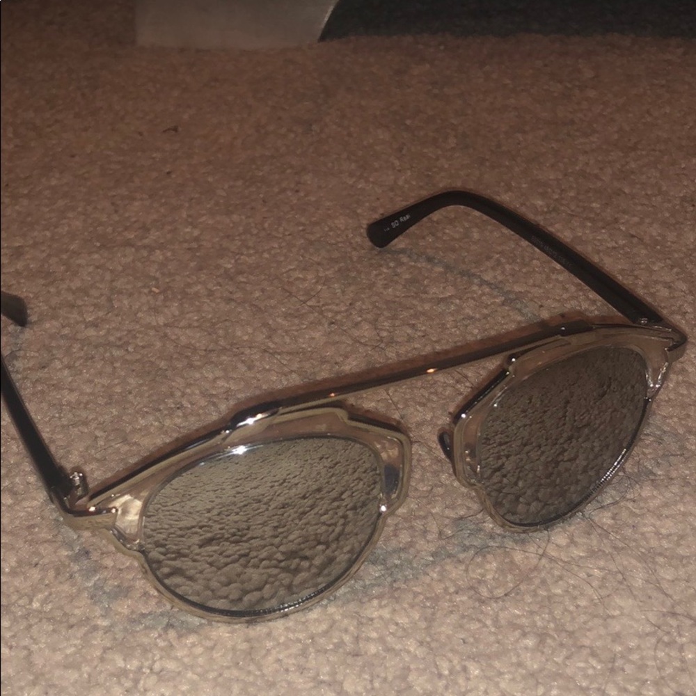 All 7 sunglasses! - Picture 7 of 8